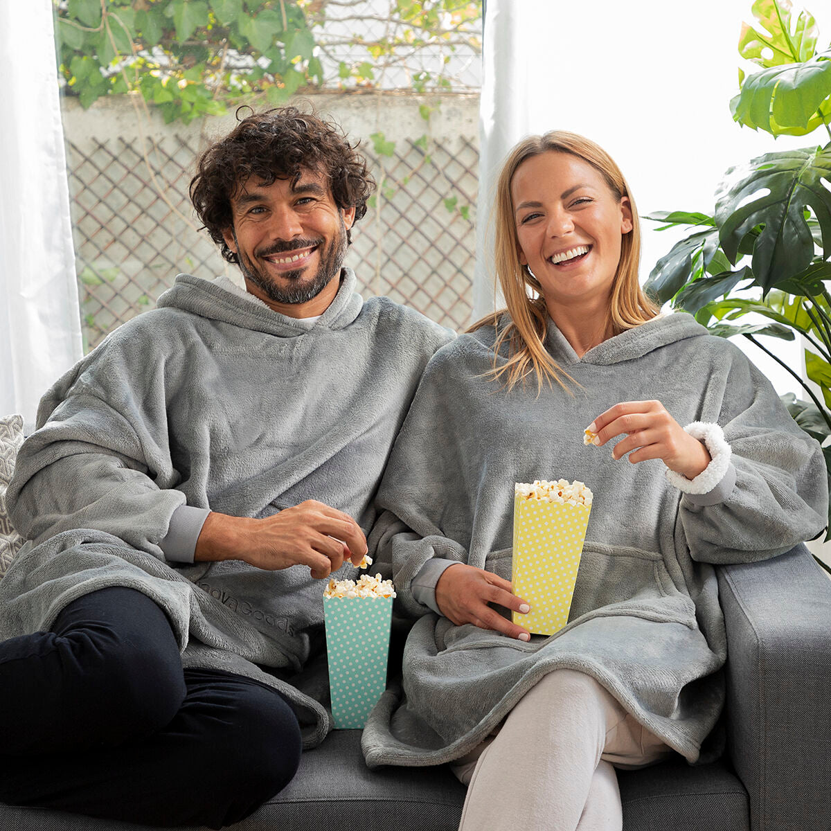 Suurikokoinen Hihallinen Hupparihuopa Fleece-vuorilla Swug InnovaGoods